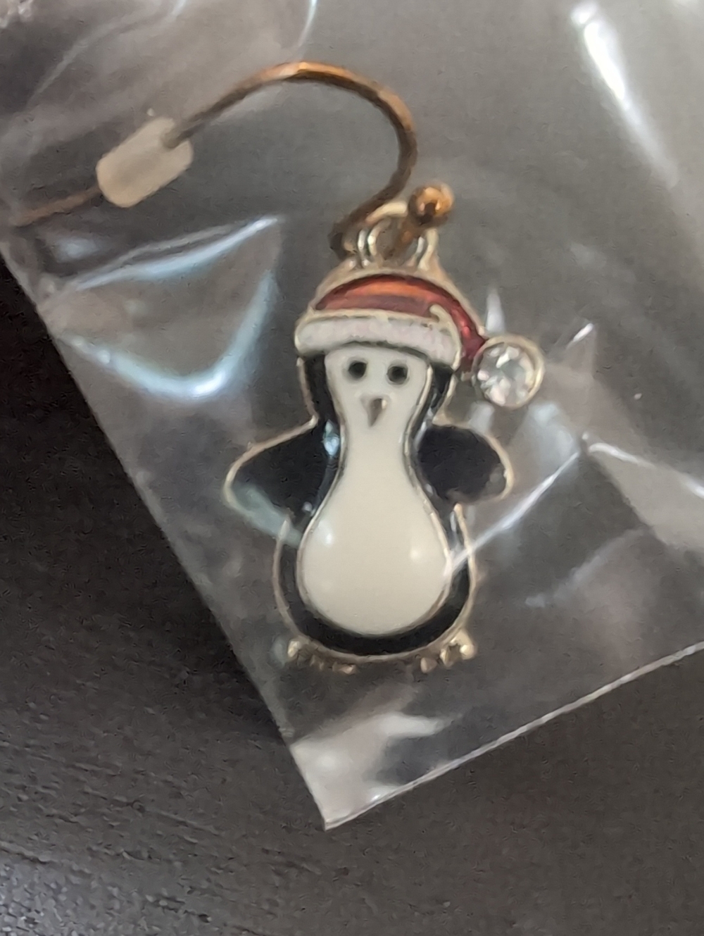 Vintage Avon Penguin Christmas Holiday Dangle Earrings NEW